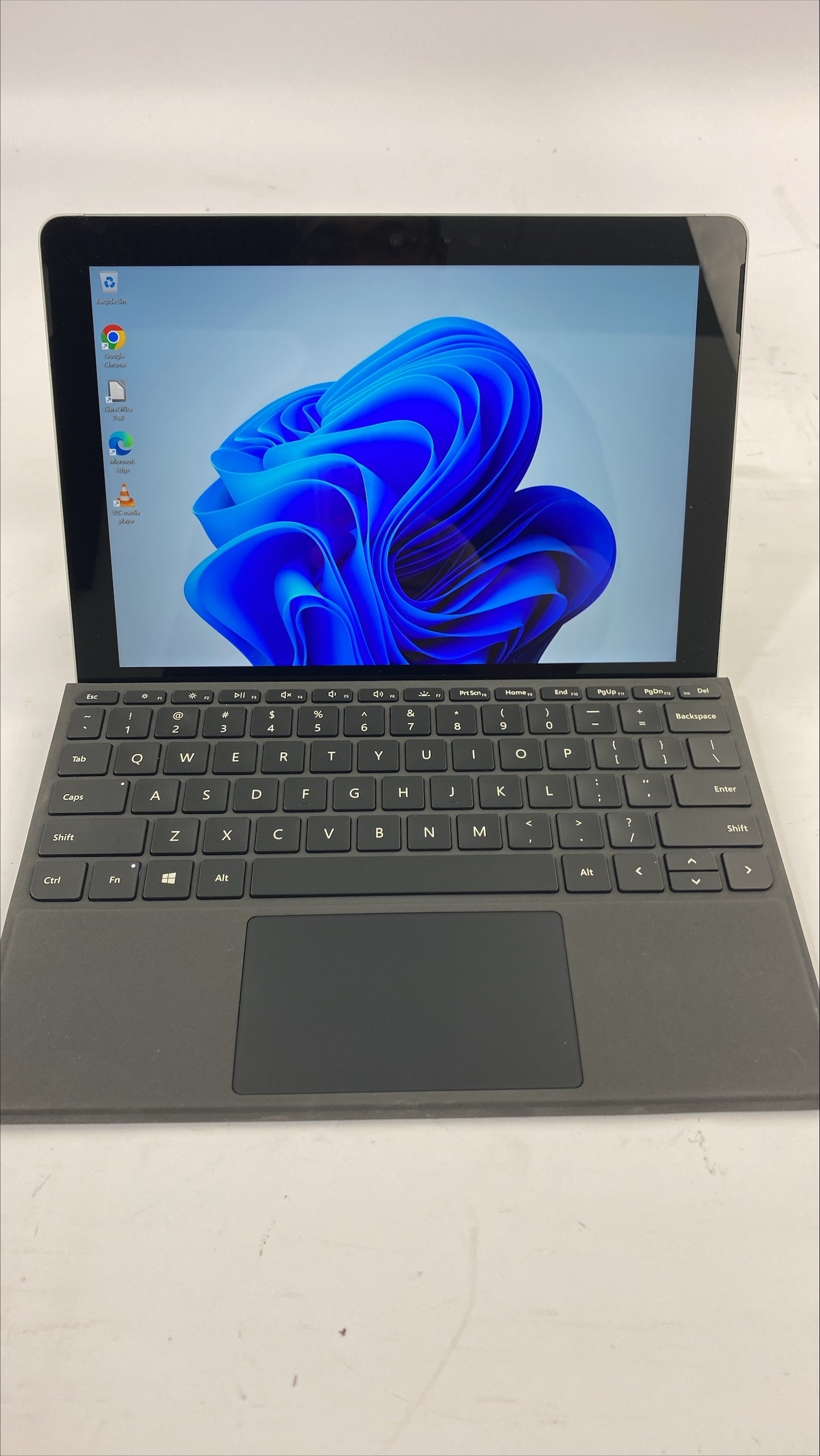 Surface Go Pentium 4th Gen 1.60GHz 4415Y 1.6 GHz 8GB 120GB SSD B