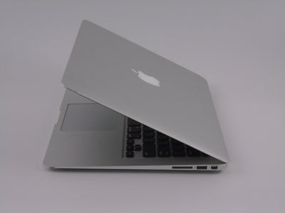 2014 Apple Macbook Air A1465 11” i5 1.4GHz 4GB RAM 128GB SSD OS X Sierra